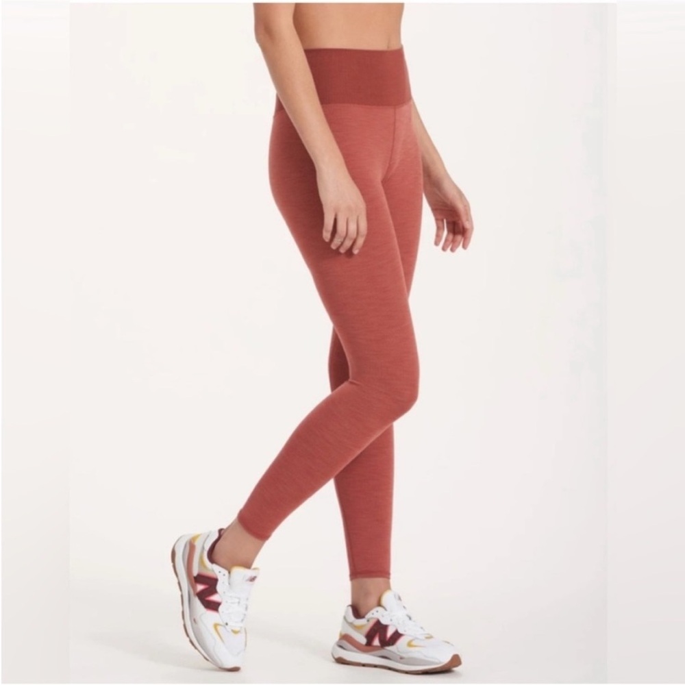 Vuori Women's Rust Red Seamless Leggings & Sports Bra Set - Picture 4 of 13
